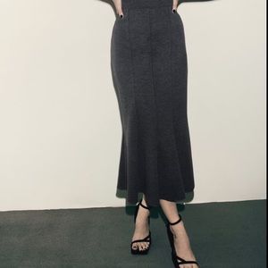 NWT! Zara Stretch Knit Midi Skirt in Dark Gray - Size Small